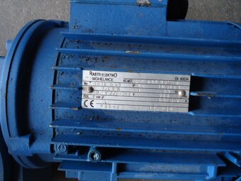 Motor se šnekovou převodovkou - 2