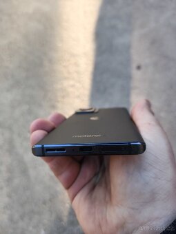 Prodám Motorola edge 30 ultra - 2