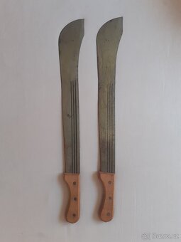 Prodám 2 mačety - délka cca 71 cm, vyrobené v ČSSR - 2
