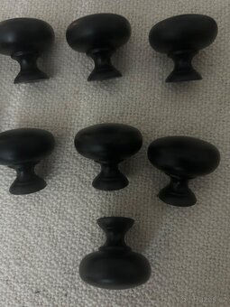 Kovove uchyty - 2