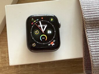 Apple Watch Series 4 44 mm, Space Gray - 2