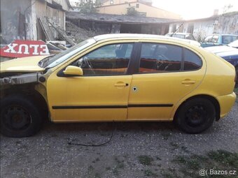 Seat Leon 2003 – dveře, skla a další díly - 2