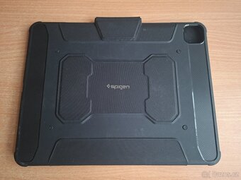 Pouzdro Spigen iPad Pro 11 - 2