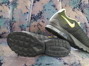 Tenisky Nike Air Max Invigor, velikost 39 - 2
