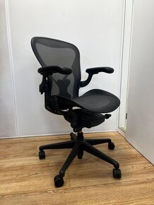 Kancelářská židle Herman Miller Aeron Remastered Full Option - 2