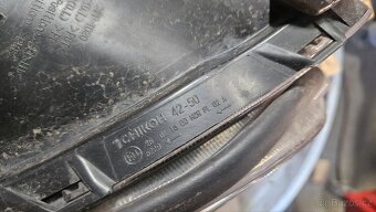 Světlo na Toyota RAV4 iii - 2