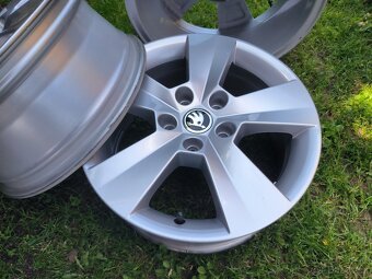 6,5jx16 ET41 alukola disky elektrony Superb - 2