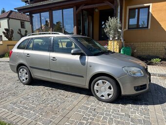 ŠKODA FABIA COMBI RV 2009 1.4i 16V AMBIENTE - 2