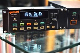 GEMINI CD 8000 - CD přehrávač s oddělenou řídící jednotkou - 2