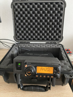 Komunikační přijímač ICOM IC-R1500 - 2