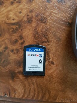 Playstation vita + 2 hry - 2