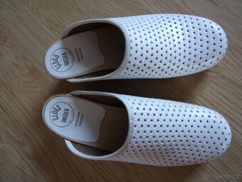 Zdravotní dřeváky zn. CLOGS of SWEDEN - 2