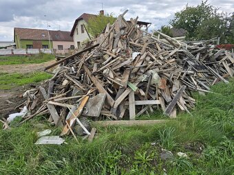 Stavební dřevo po demolici za odvoz - 2