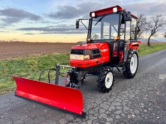 Malotraktor KUBOTA GL21 vyhřívaná kabina • radlice + sypač - 2