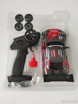 RC auto Nissan GTR 1:24 - 2