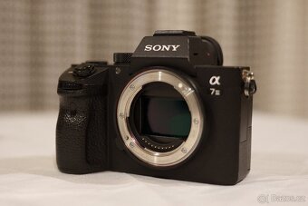 Prodám Sony A7iii, skvělý stav. - 2