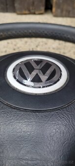 Prodám volant na VW GOLF IV - 2