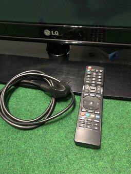 Plazmová telka LG 42PJ350 - 2