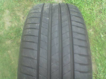 Prodej starších letních pneumatik 205-55-16. Vzorek 7mm. - 2