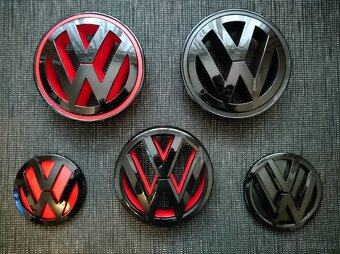 Logo znak VOLKSWAGEN cierne leskle / cervene - 2