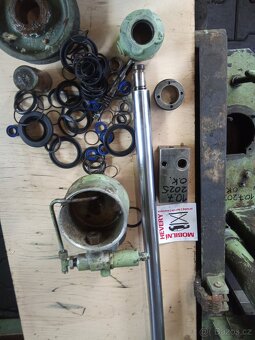 Nůžkový zvedák hydraulický do 2t - 2