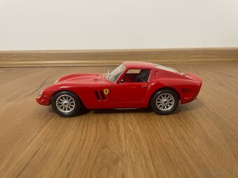 Modely aut - 1:24 - 2