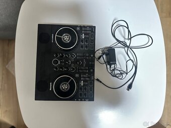 Dj kontroler Numark party mix live - 2