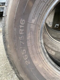 Prodám pneu 265/75r16 - 2