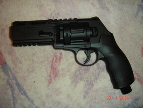 Prodám vzduchovka revolver Umarex T4E HDR 50 11J na bombičky - 2