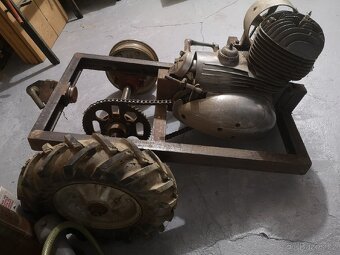 Cz 175 motor - 2