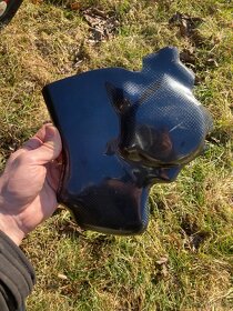Karbonovy kryt motoru na Yamaha R1 04-08 - 2