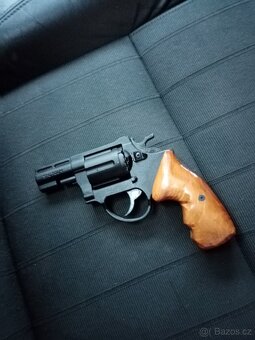 Revolver na gumové projektily - 2