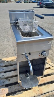 Elektrická fritéza Mareno FQE 41 na podestavbě. ( 9 kw - 2