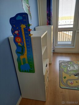 2 skříně IKEA Stuva + knihovnička - 2