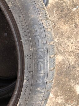 Zimní pneu 235/45/19 - 2