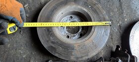 Predni brzdy audi a6 4f 3.0 tdi kotouce a desticky - 2