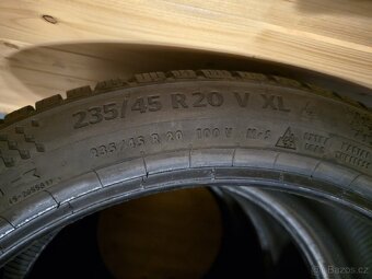 Zimní pneumatiky Continental 235/45 r20 - 2