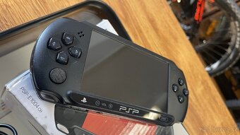 Sony PSP E 1004 CB Street ,krabička , zdroj . - 2