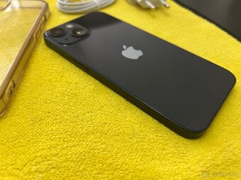iPhone 13 – 128 GB, černá barva - 2