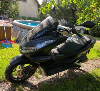 Skútr Honda PCX 125 rv. 2024 JAKO NOVÝ - 2