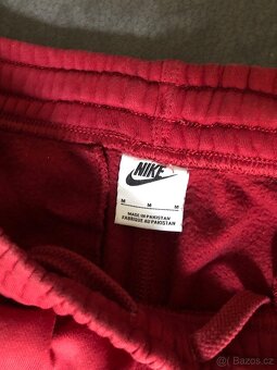 Prodám pánské tepláky Nike, velikost M - 2