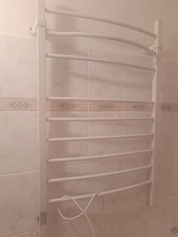 Elektrické topné těleso do koupelny 100 x 63 cm 100 W - 2