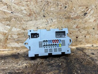 POJISTKOVÁ SKŘÍŇ LAND ROVER DISCOVERY SPORT CPLA-14Q073-AA - 2