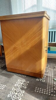 Šlapací šicí stroj skříňkový Minerva - 2