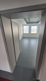 Nabízíme kancelářské prostory v H 10  1 NP - 2