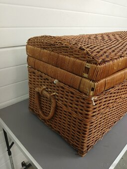 Starožitný proutěný kufr - 2