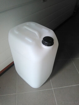 Plastové kanystry 25l - 2