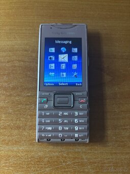 Sony Ericsson J10i - 2