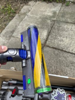 Pouzity vysavac dyson V8 - 2