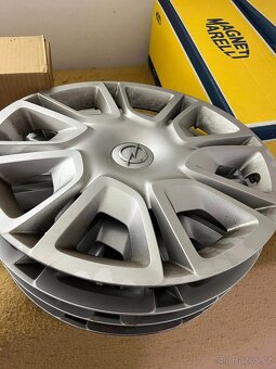 Pneu Bridgestone s plechovými disky - 2